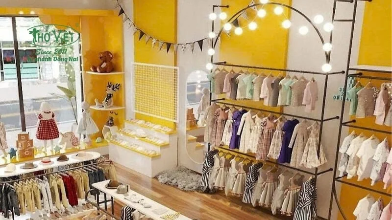 Mẫu trang trí shop quần áo trẻ em đẹp nhất hiện nay